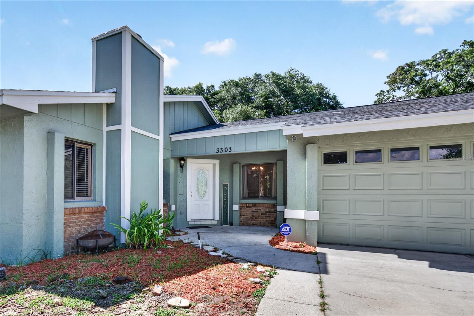MOUNT DORA VILLAGE GROVE UNIT 01 - Residential