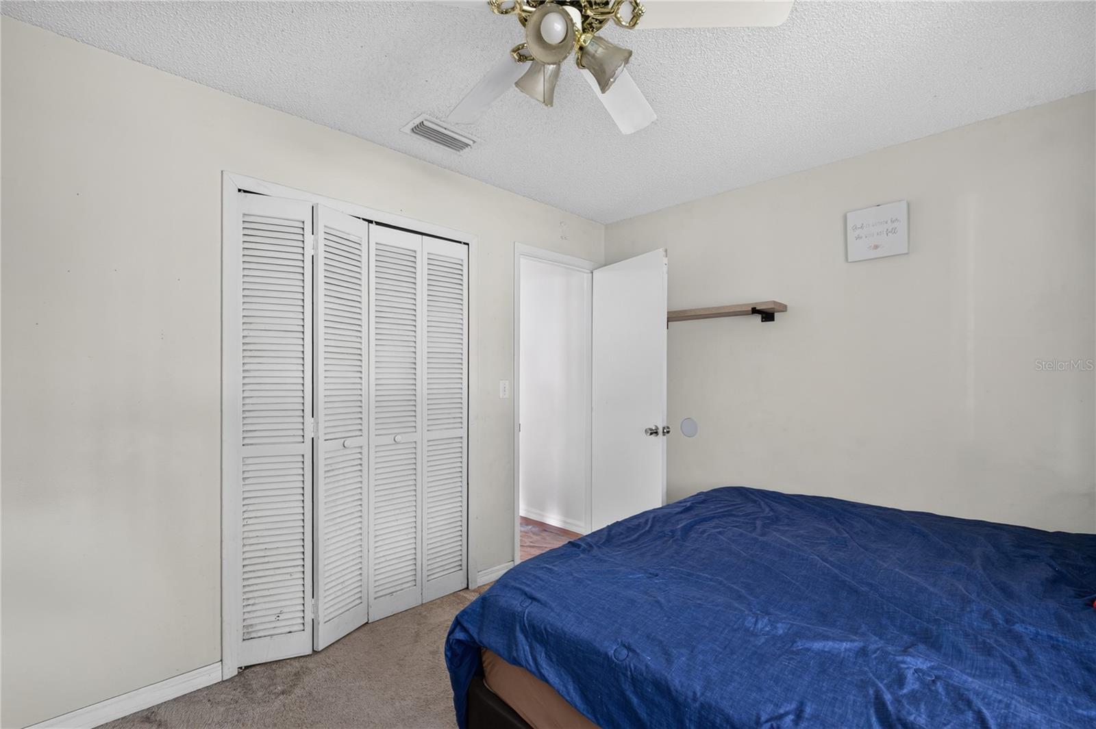 MOUNT DORA VILLAGE GROVE UNIT 01 - Residential
