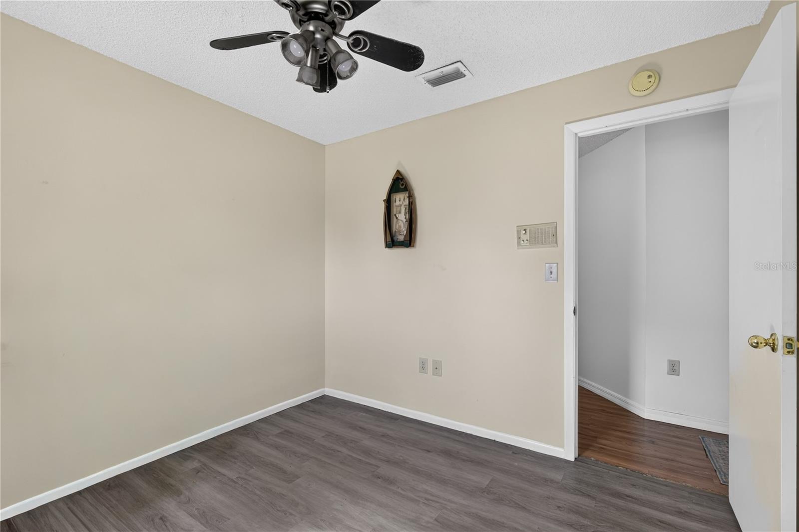 MOUNT DORA VILLAGE GROVE UNIT 01 - Residential