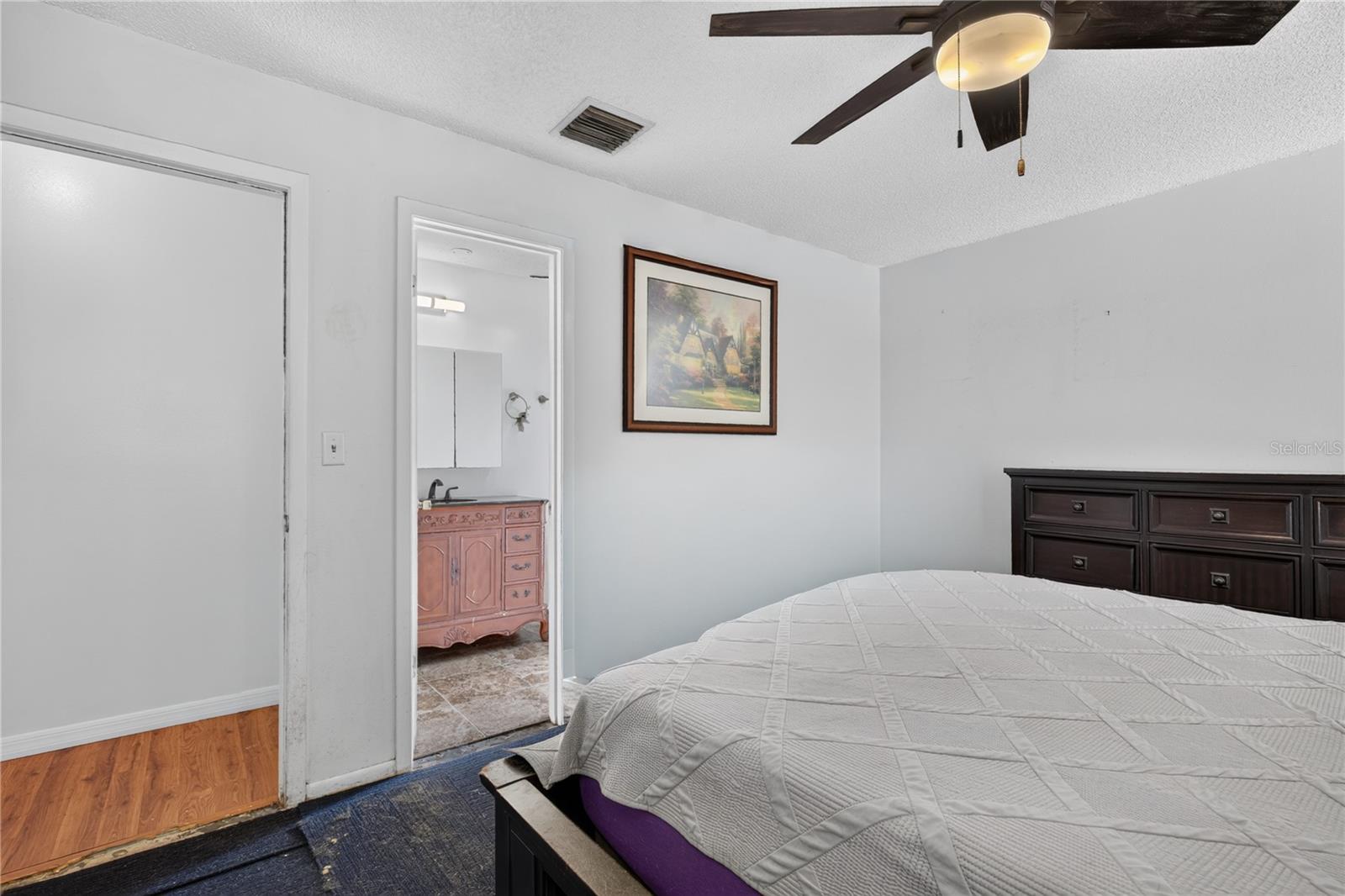 MOUNT DORA VILLAGE GROVE UNIT 01 - Residential