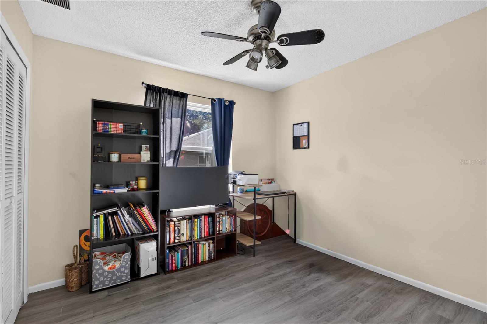 MOUNT DORA VILLAGE GROVE UNIT 01 - Residential