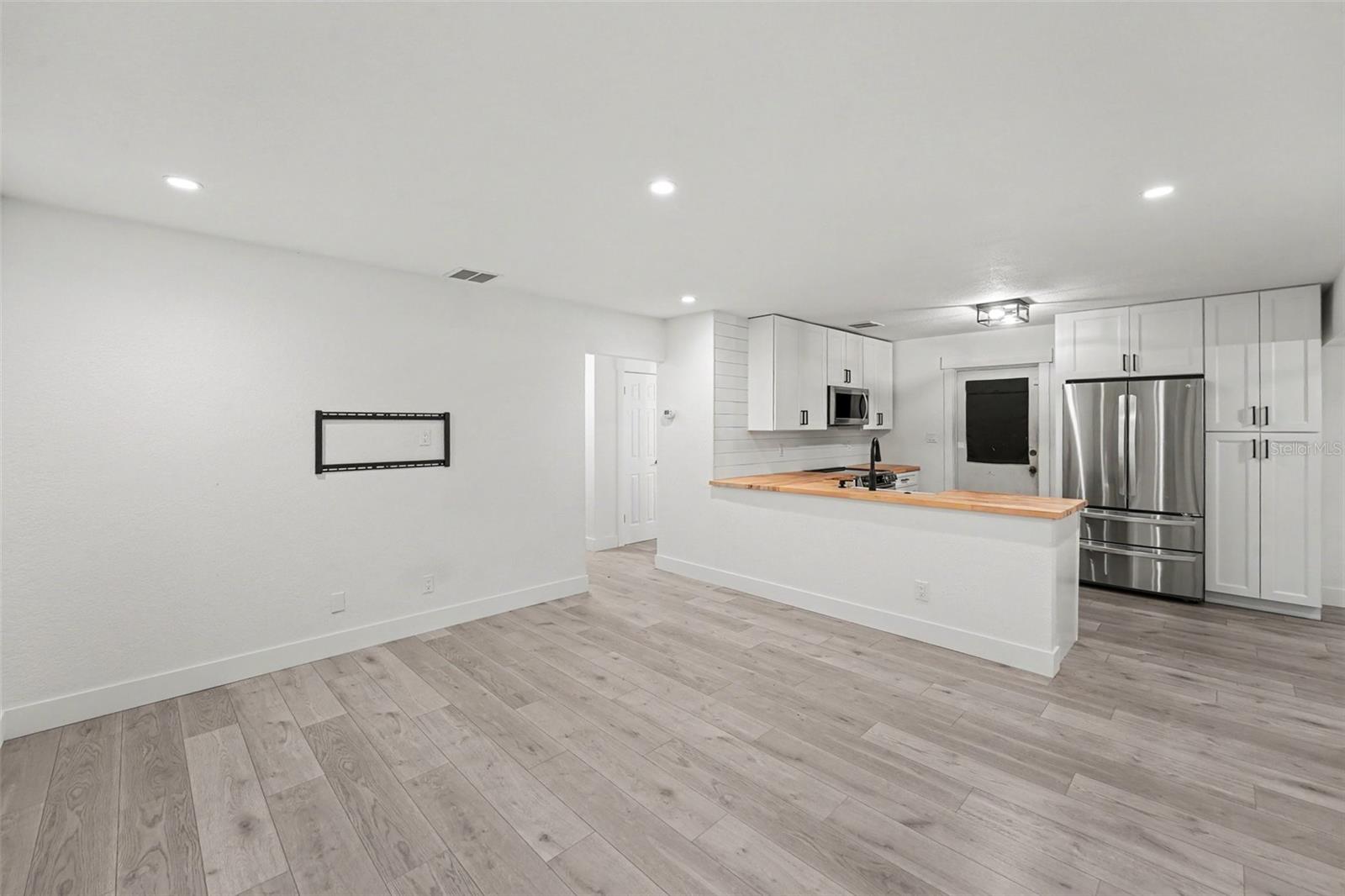 VILLAGE GREEN SUB - Residential