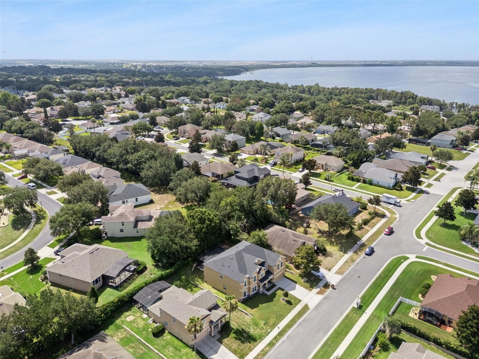 OVERLOOK AT LAKE LOUISA - Residential