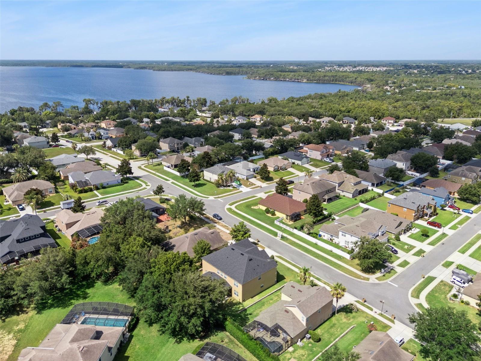 OVERLOOK AT LAKE LOUISA - Residential