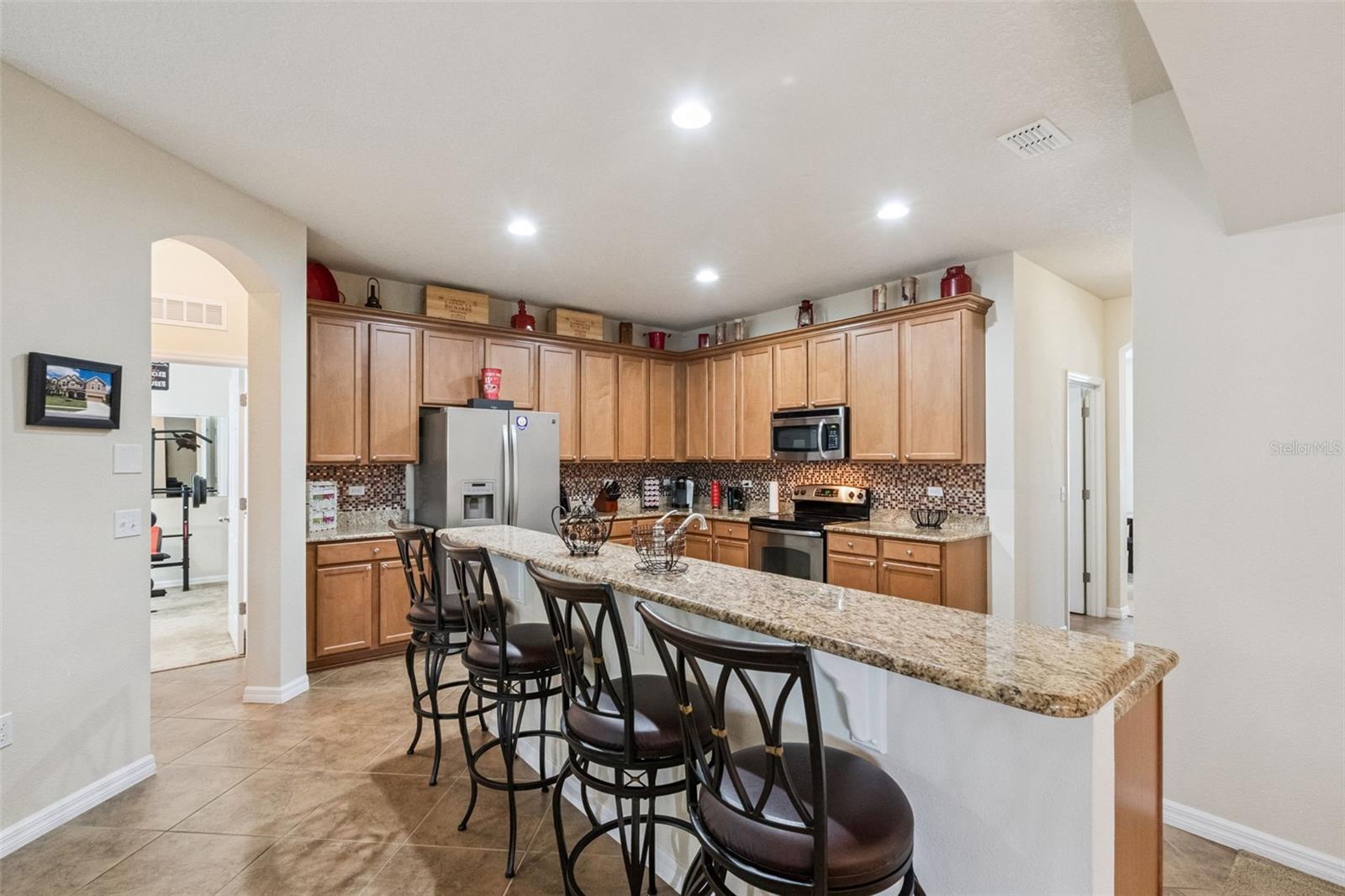 OVERLOOK AT LAKE LOUISA - Residential