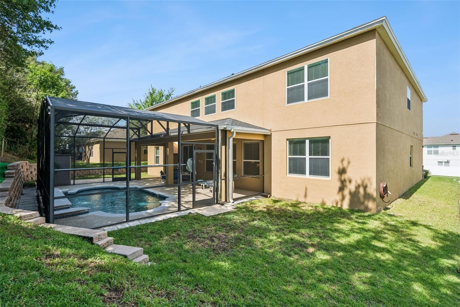 OVERLOOK AT LAKE LOUISA - Residential