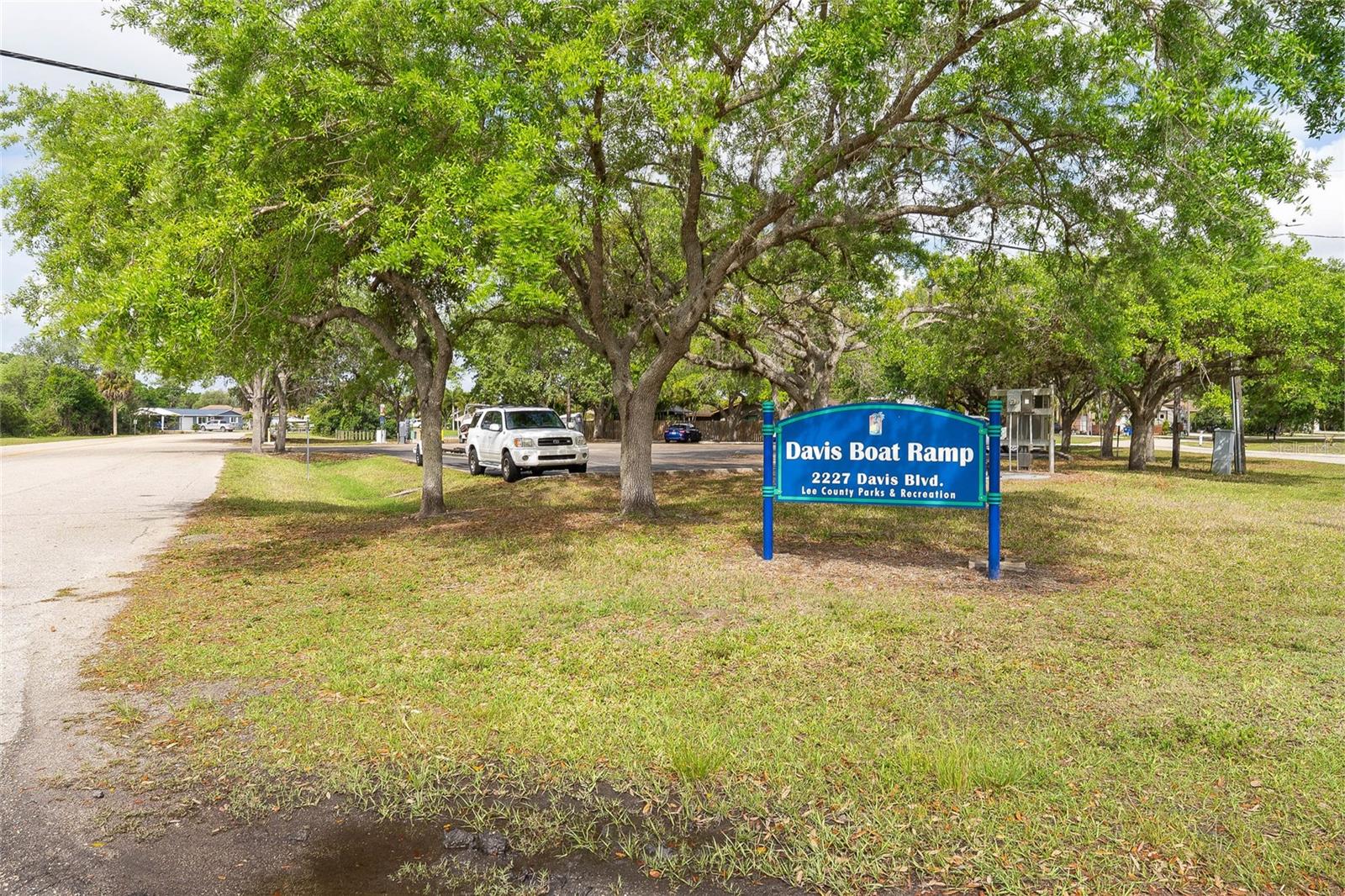 FORT MYERS SHORES - Residential