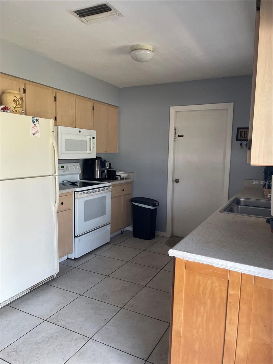 FORT MYERS SHORES - Residential