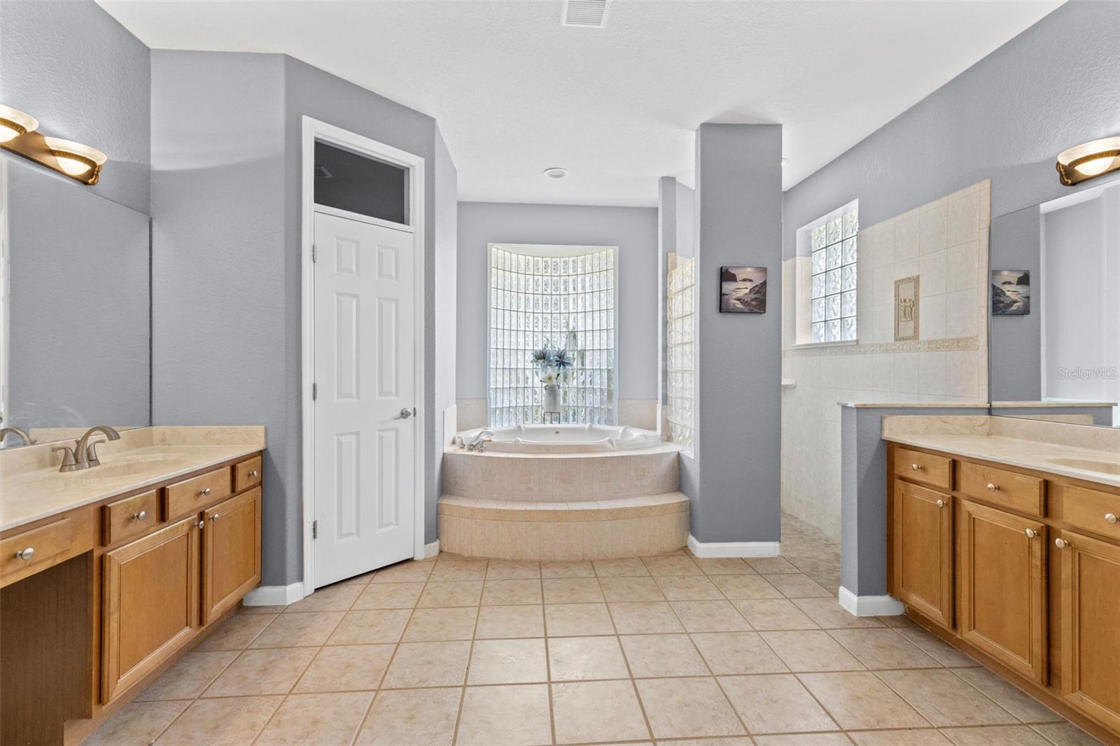 MOSS CREEK - Residential