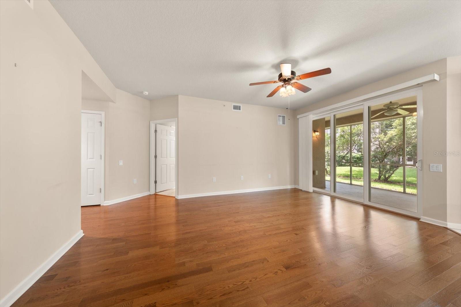 COACHMAN RESERVE CONDO - Residential