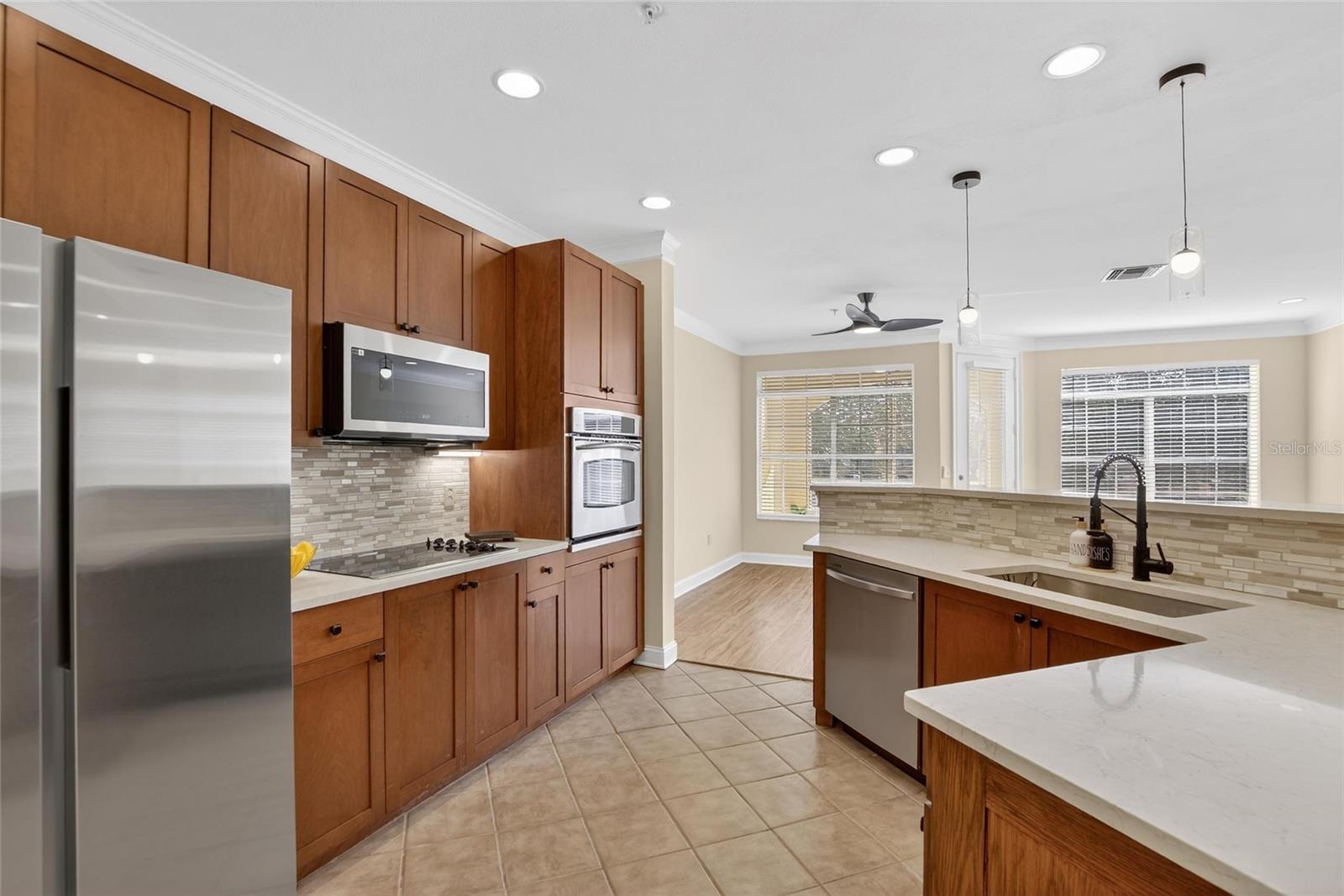 SUNSET BAY TOWNHOMES - Residential Lease