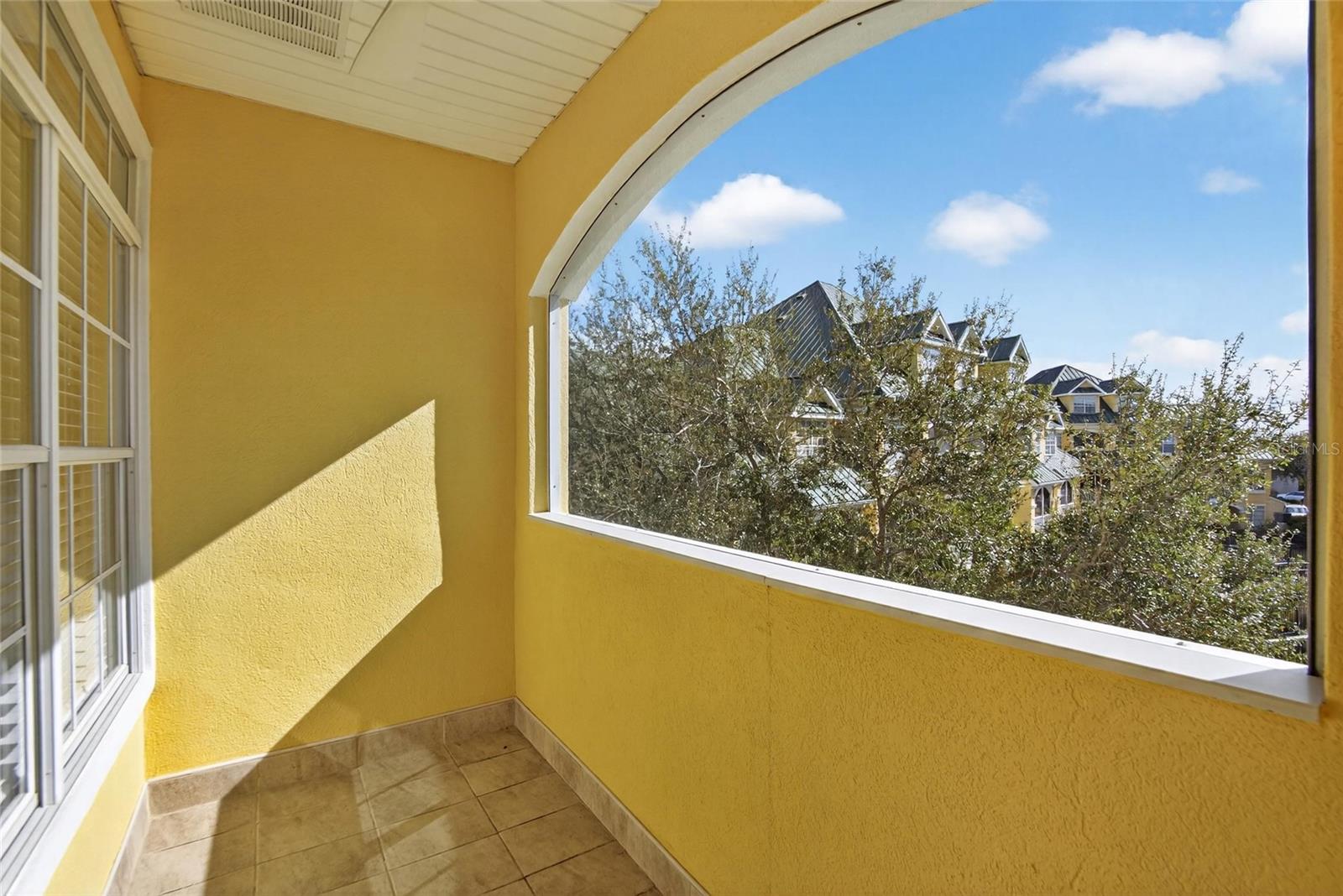 SUNSET BAY TOWNHOMES - Residential Lease