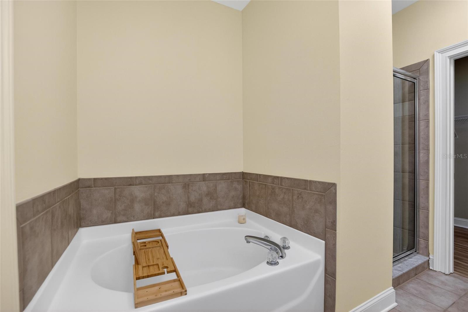 SUNSET BAY TOWNHOMES - Residential Lease