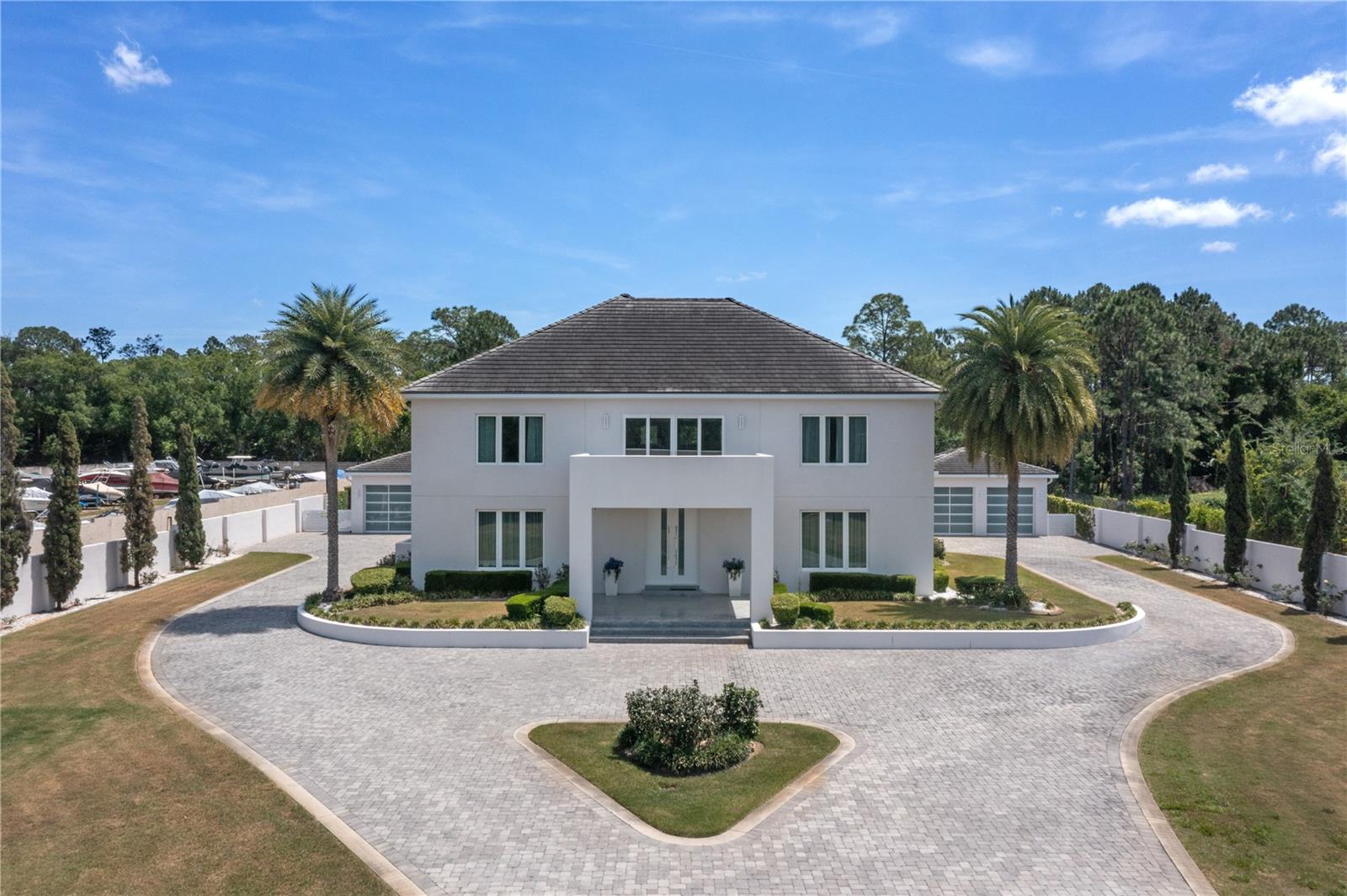 MILLIONAIRES ROW - Residential