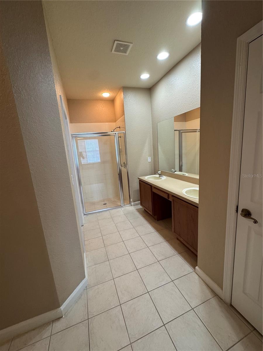 FLORA RIDGE CONDO PH 7 BLDG 12 - Residential Lease