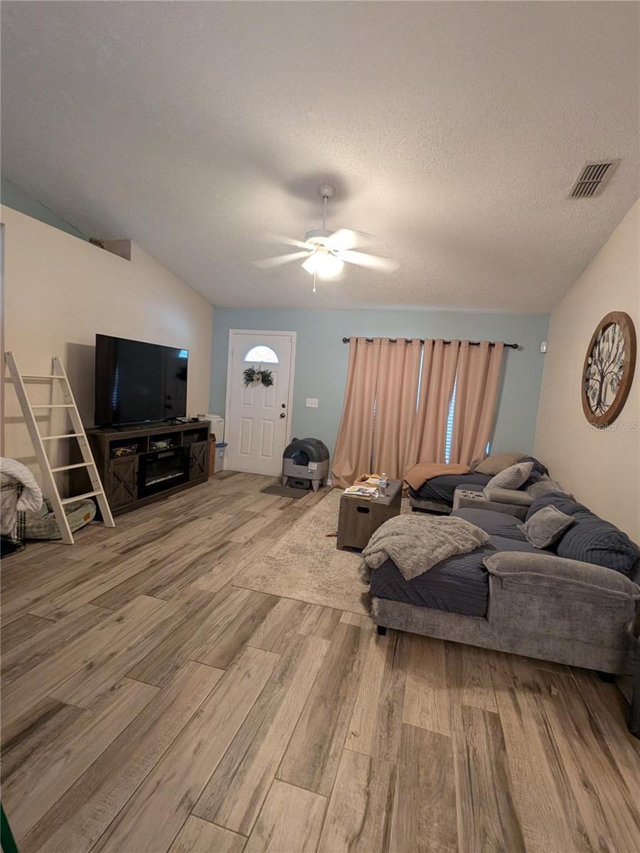 WEST HIGHLANDS - Residential