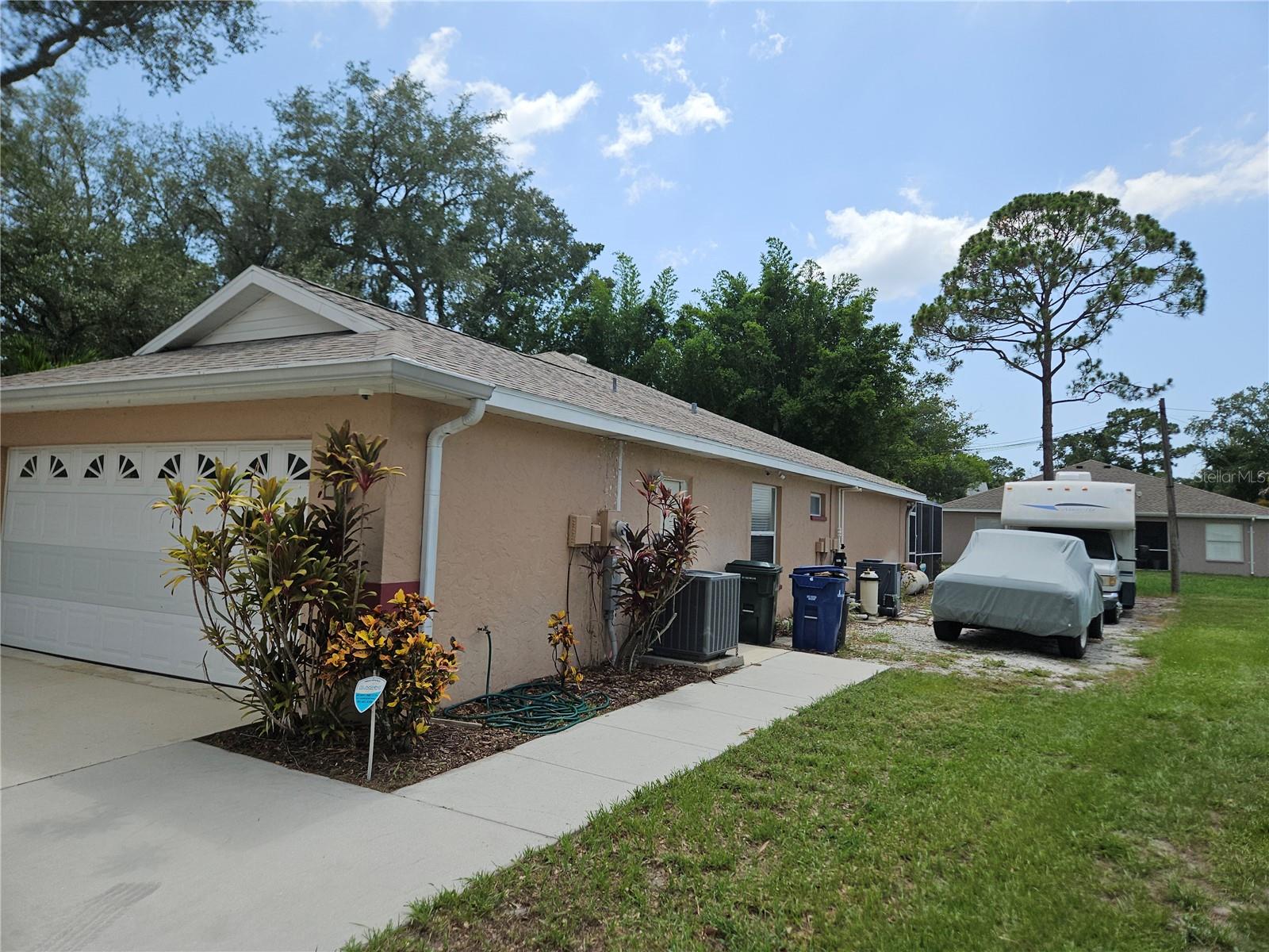 LAKE SARASOTA - Residential
