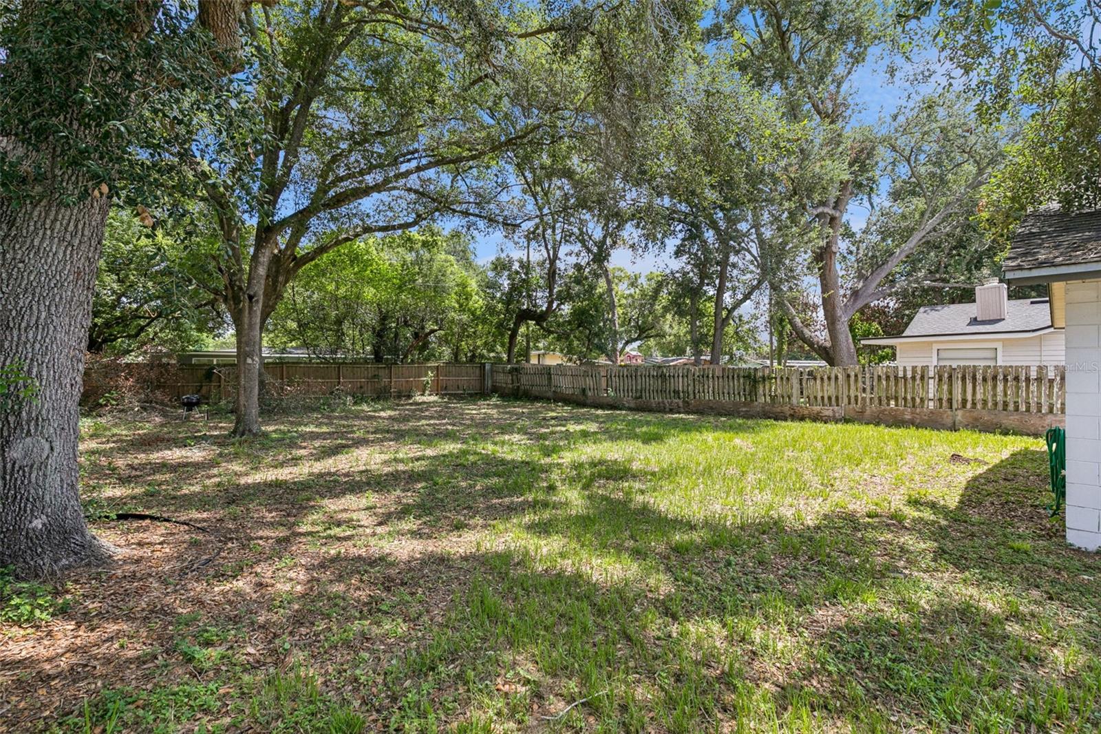 LAKESIDE WOODS - Residential