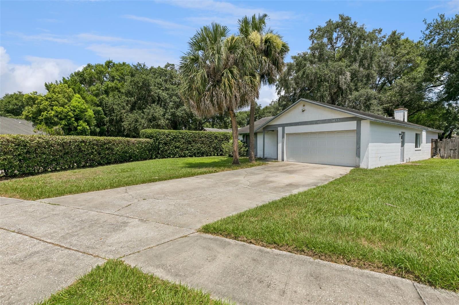 LAKESIDE WOODS - Residential