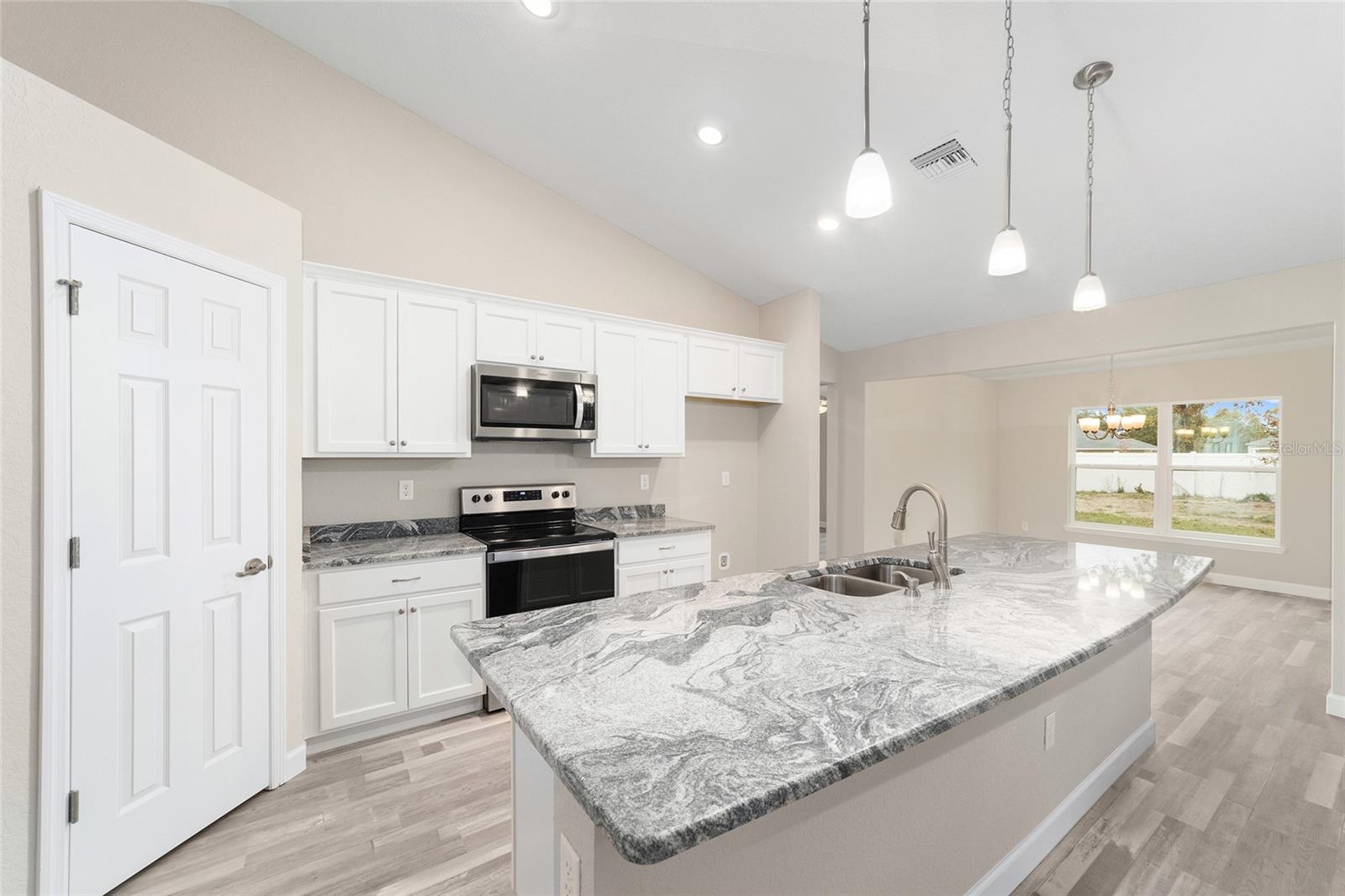 OCALA WATERWAY ESTATE - Residential
