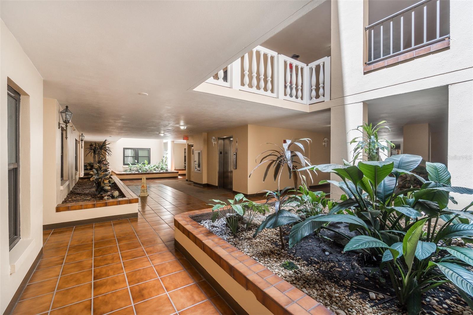 SILVER SANDS BEACH & RACQUET CLUB - Residential