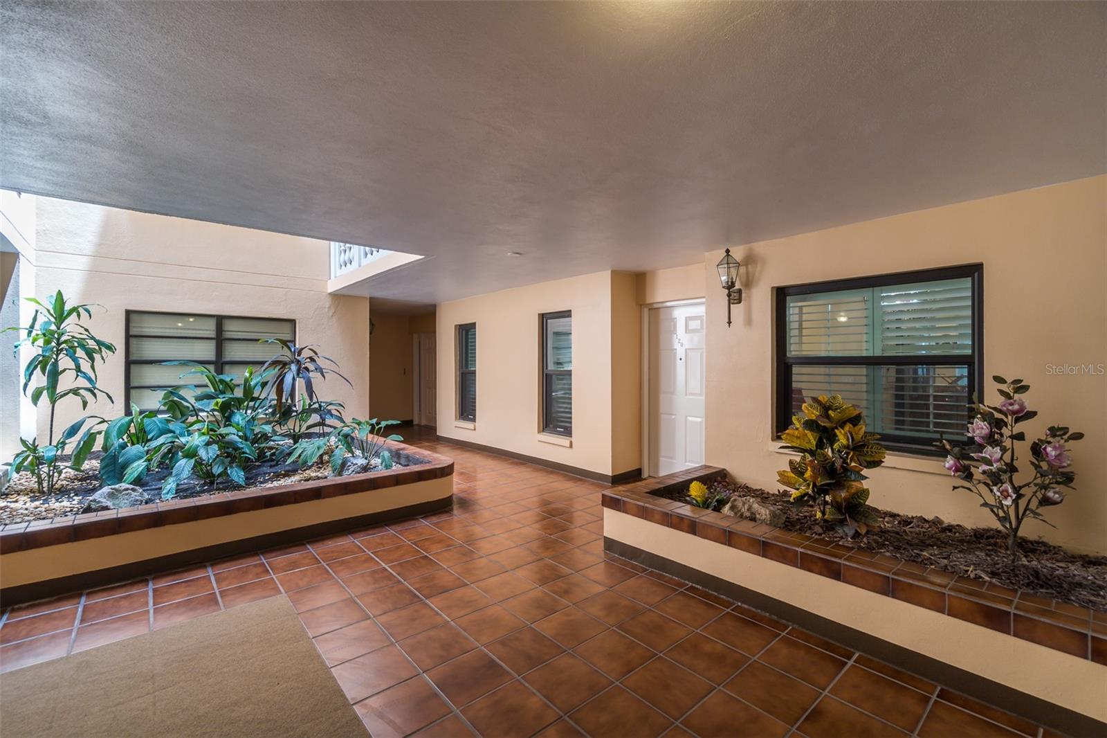 SILVER SANDS BEACH & RACQUET CLUB - Residential
