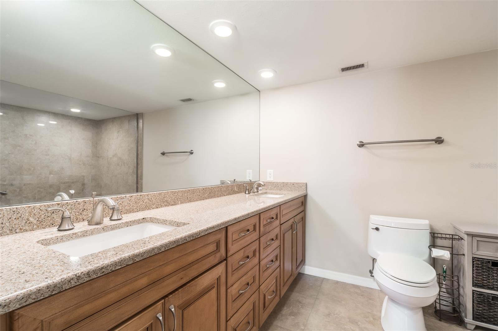 SILVER SANDS BEACH & RACQUET CLUB - Residential