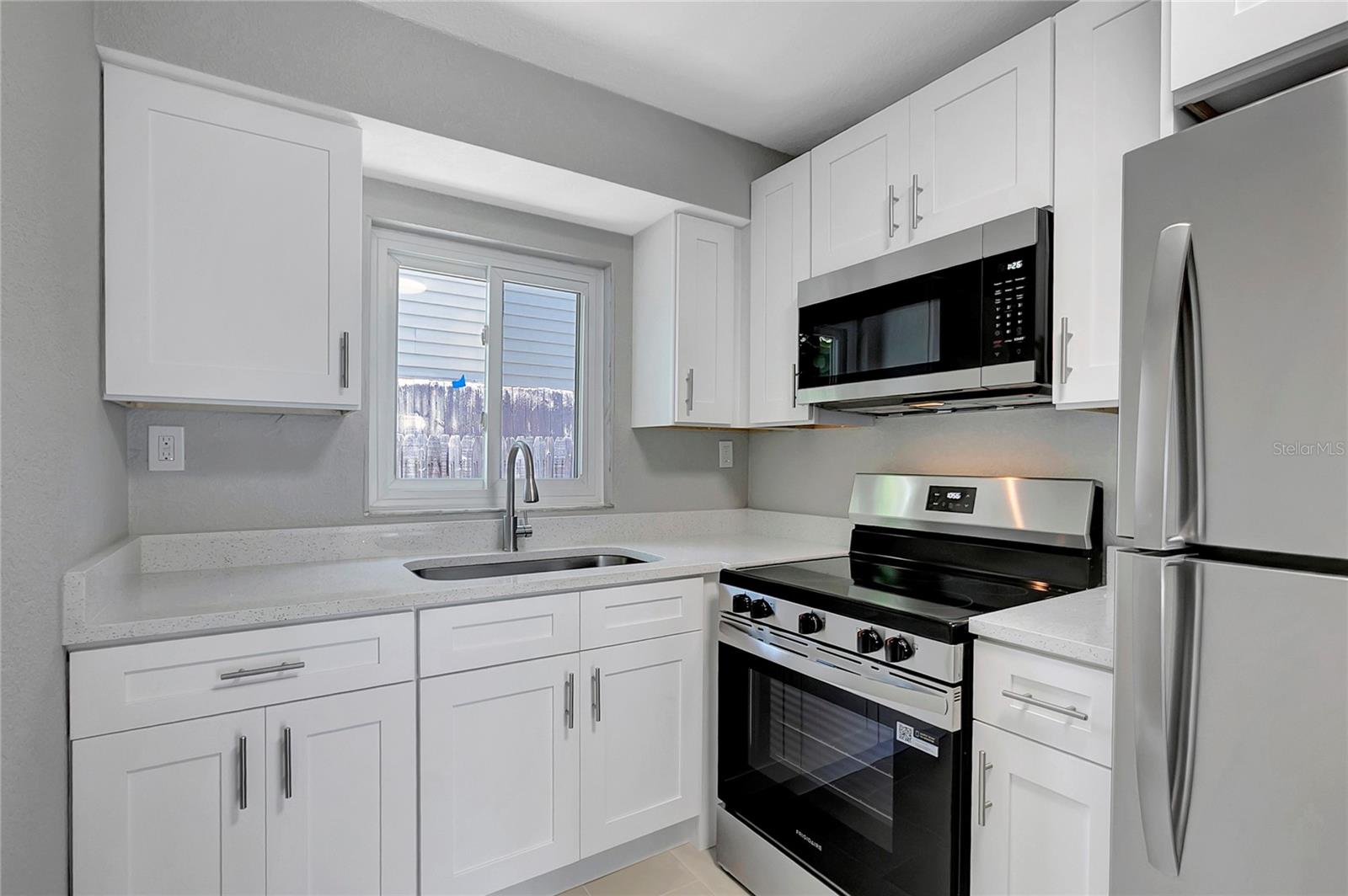 LINDENHURST - Residential Income