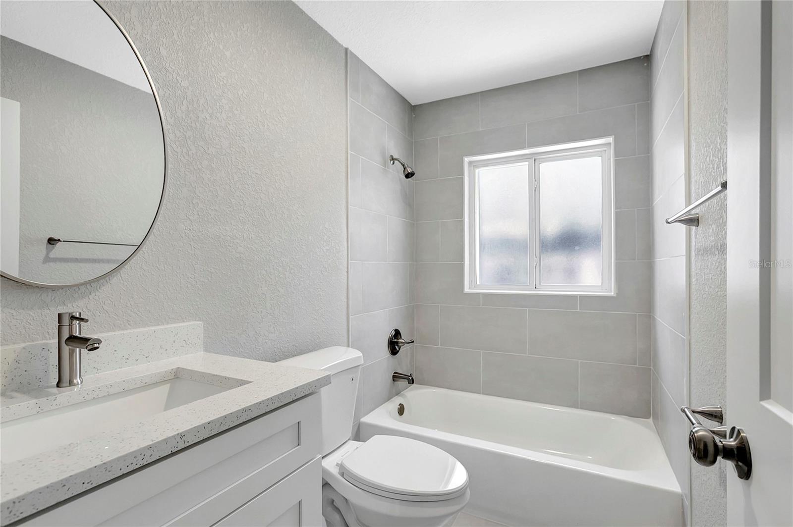 LINDENHURST - Residential Income