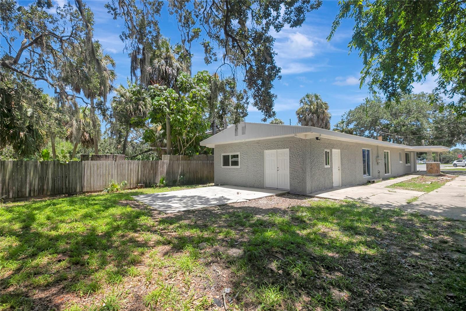 LINDENHURST - Residential Income