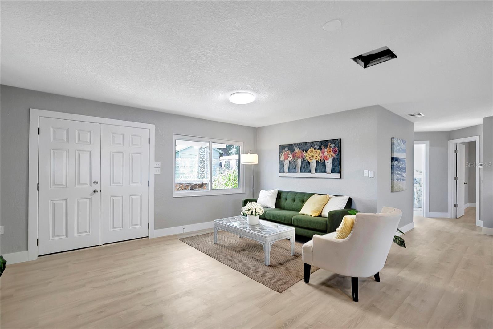 LINDENHURST - Residential Income