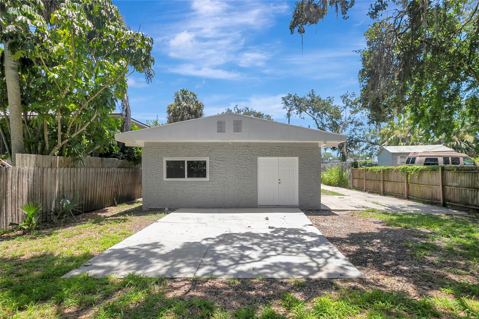 LINDENHURST - Residential Income