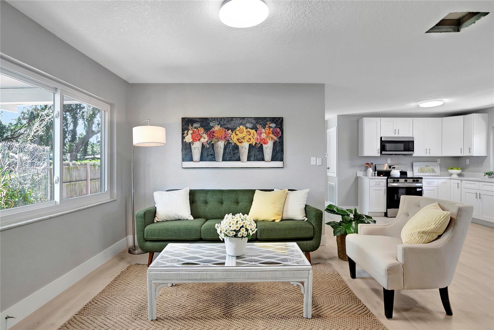 LINDENHURST - Residential Income