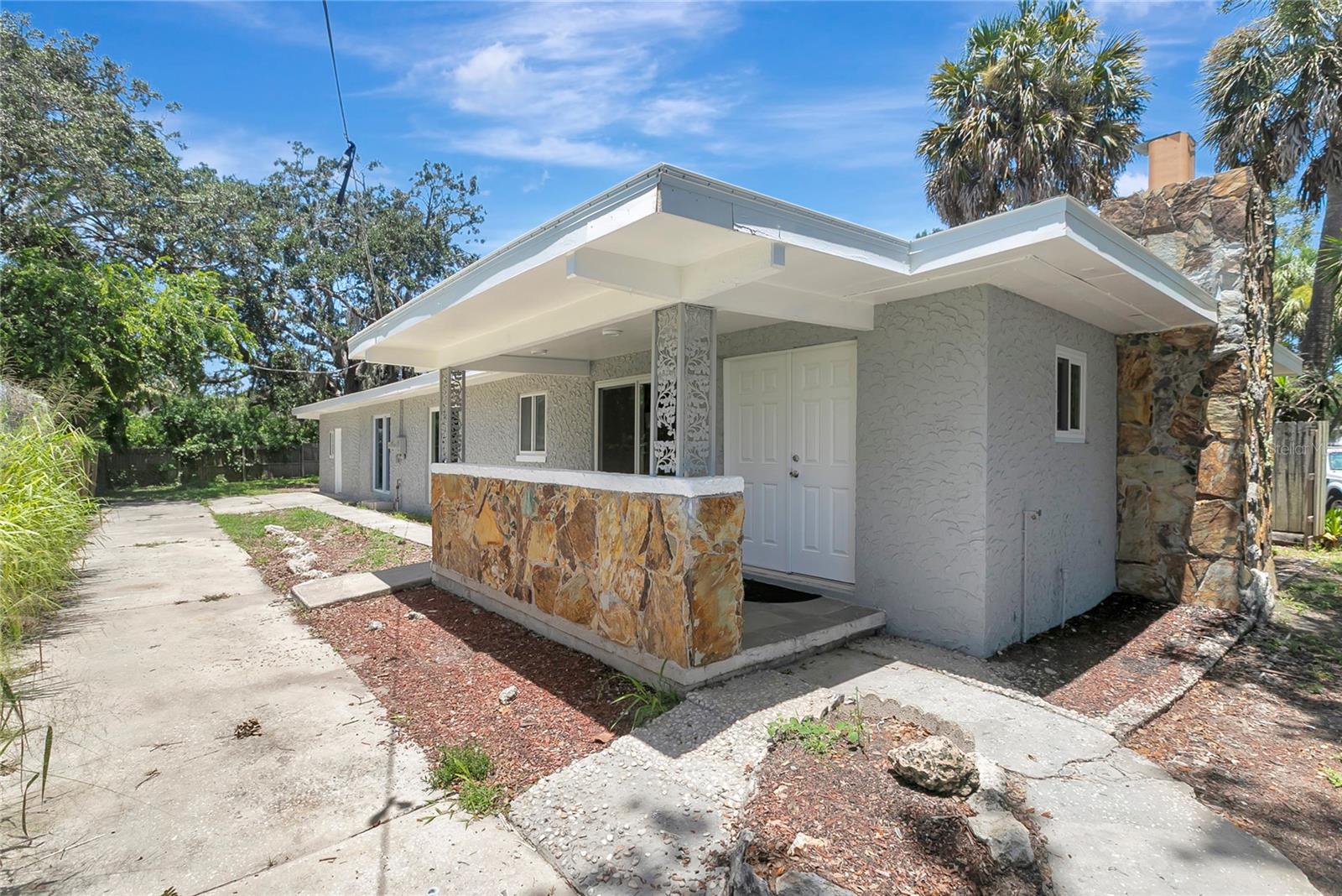 LINDENHURST - Residential Income