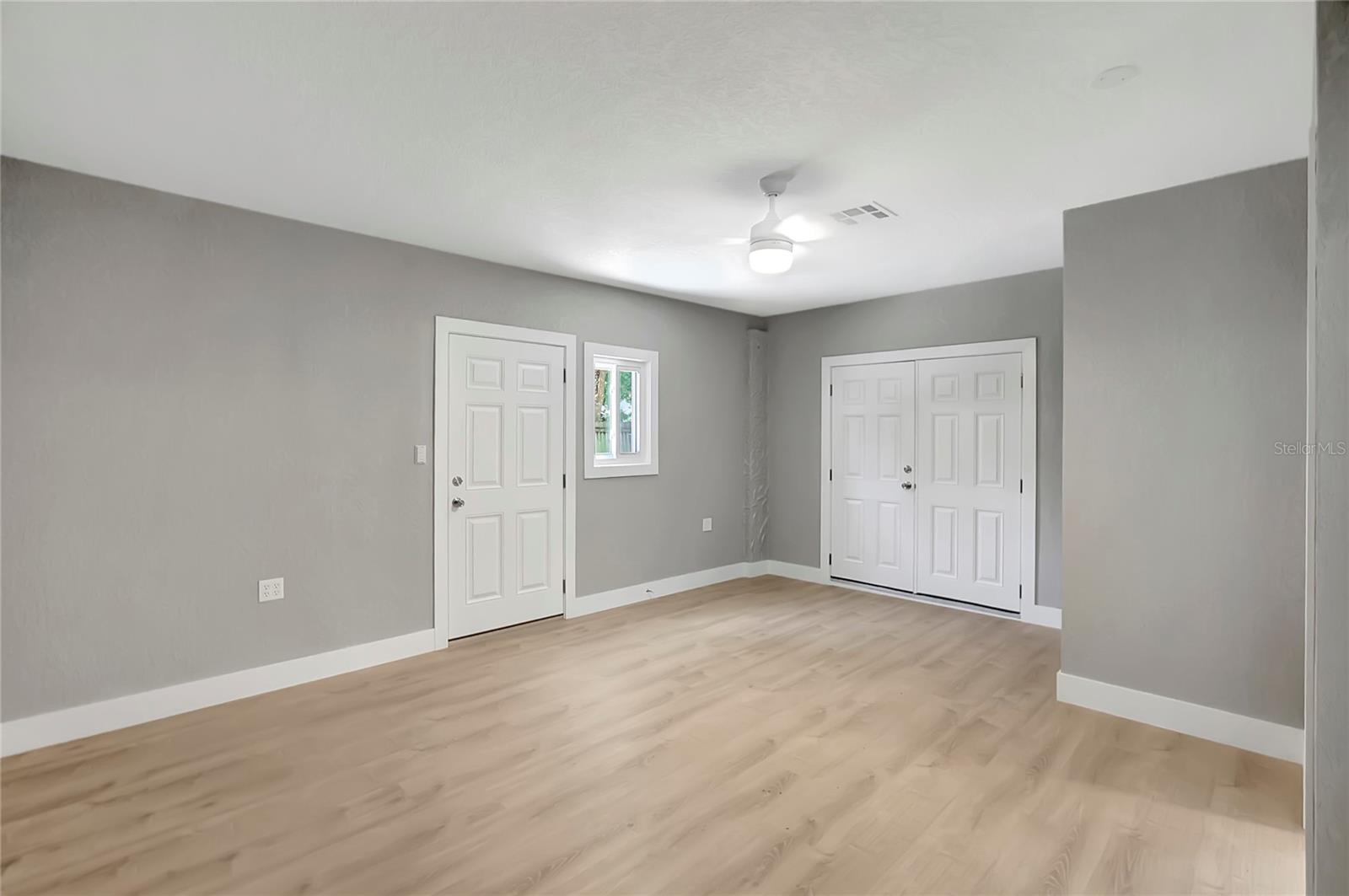 LINDENHURST - Residential Income