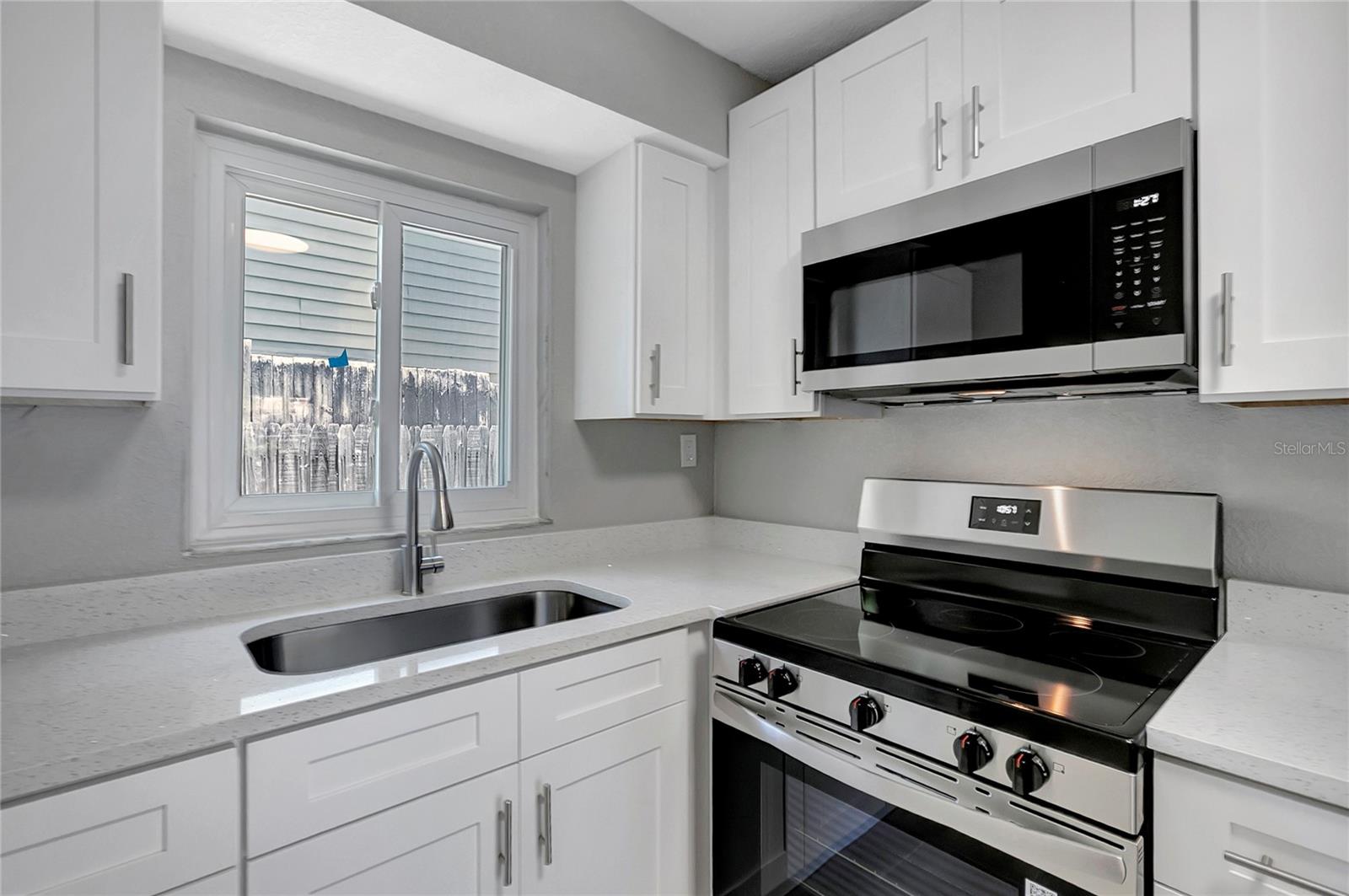 LINDENHURST - Residential Income