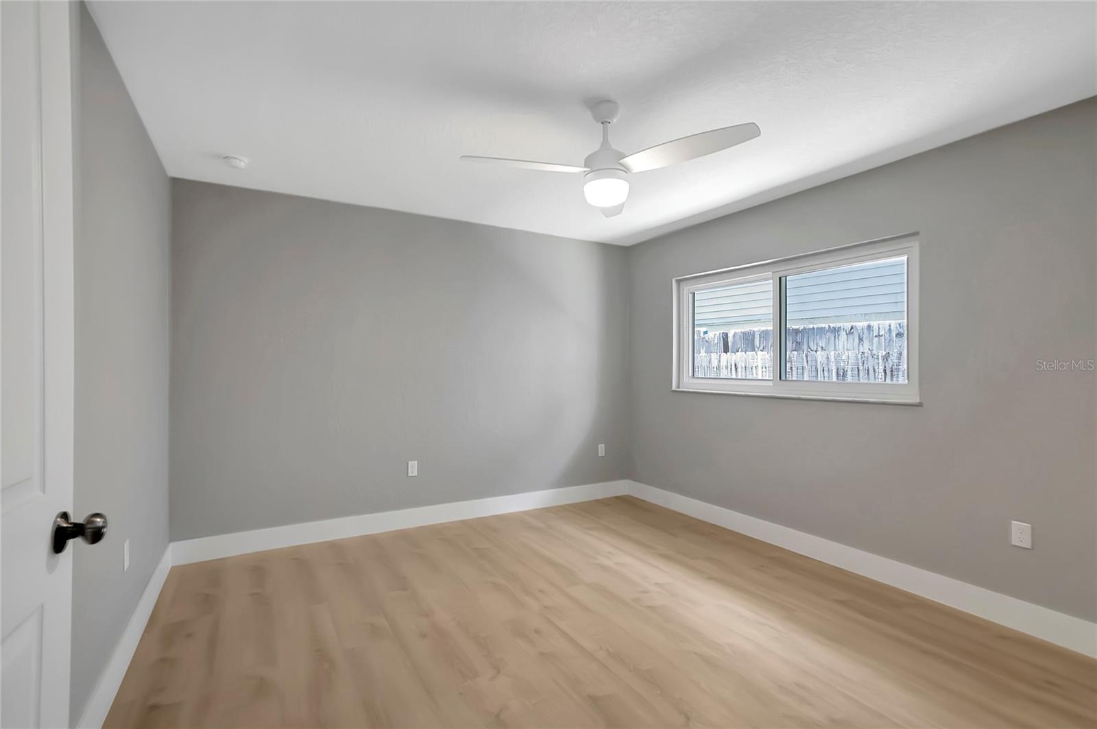 LINDENHURST - Residential Income