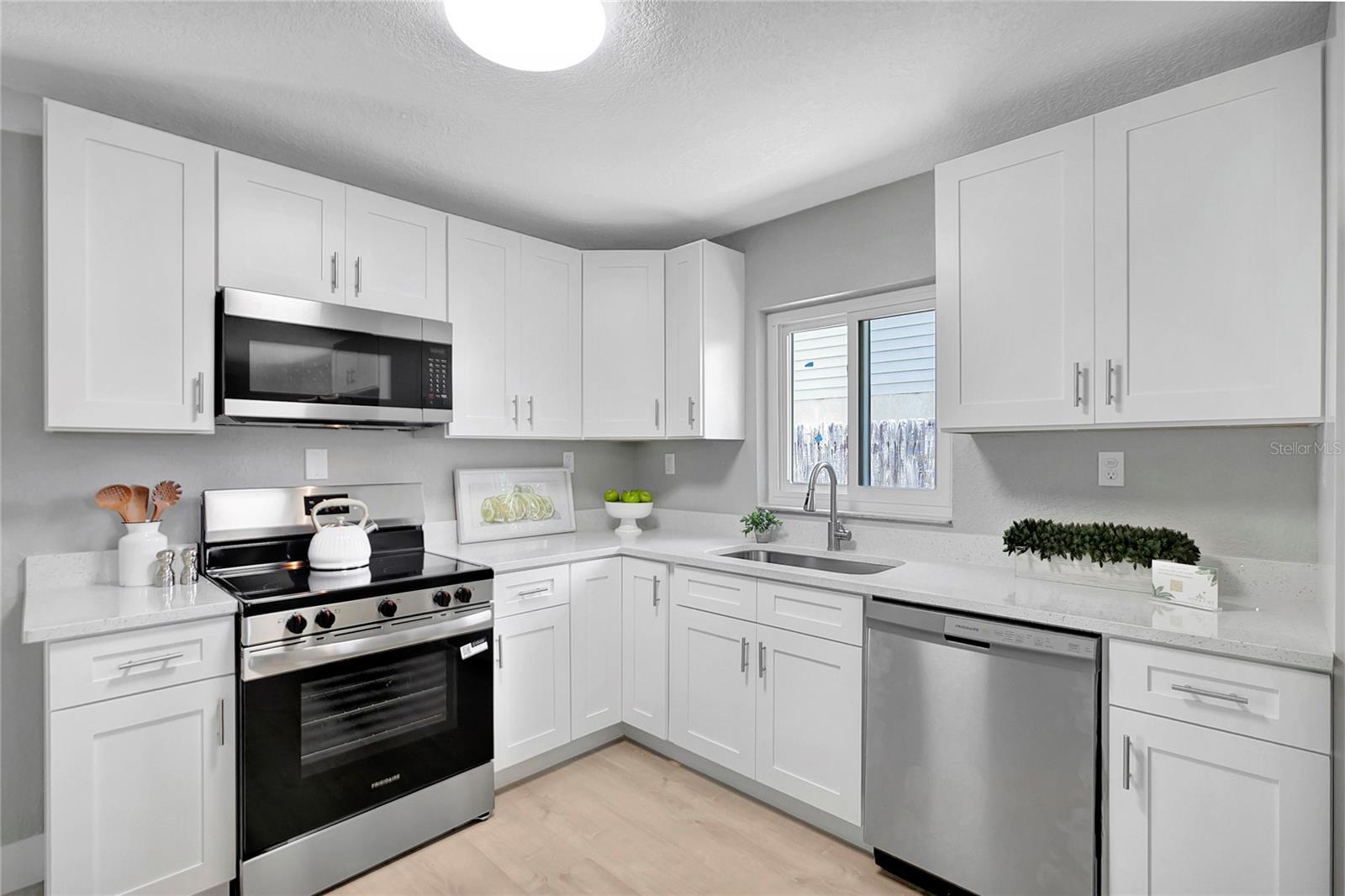 LINDENHURST - Residential Income