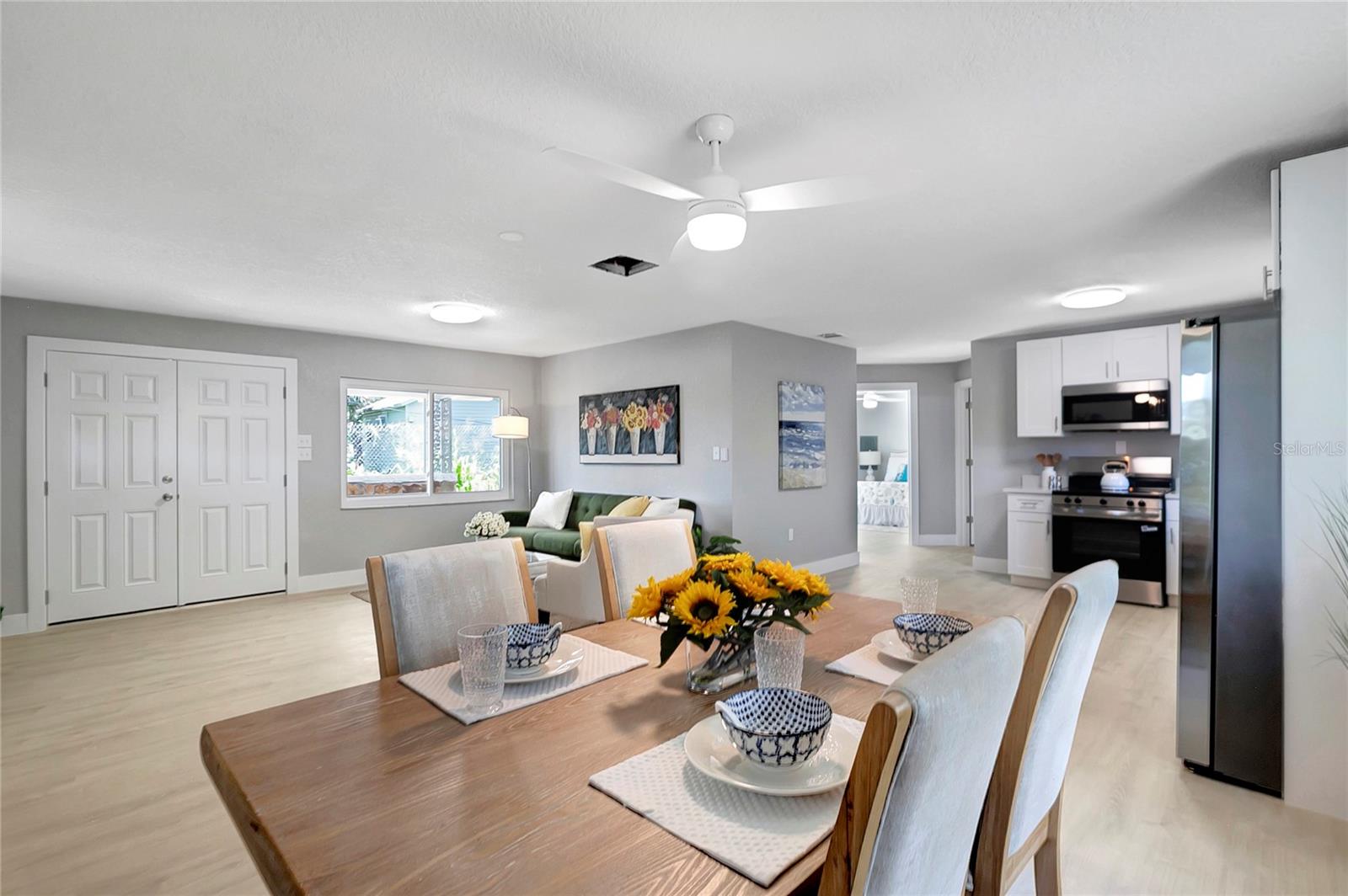LINDENHURST - Residential Income