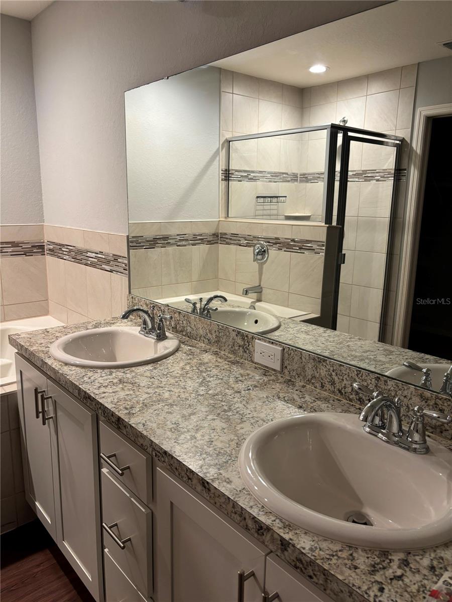 HIGHLAND MDWS 4B - Residential Lease