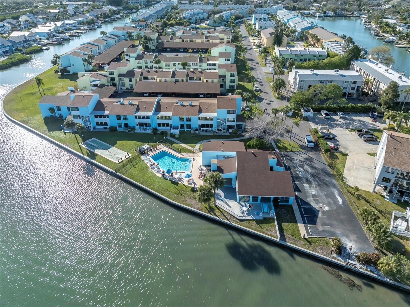 WINDRUSH COVE PH 1 CONDO - Residential