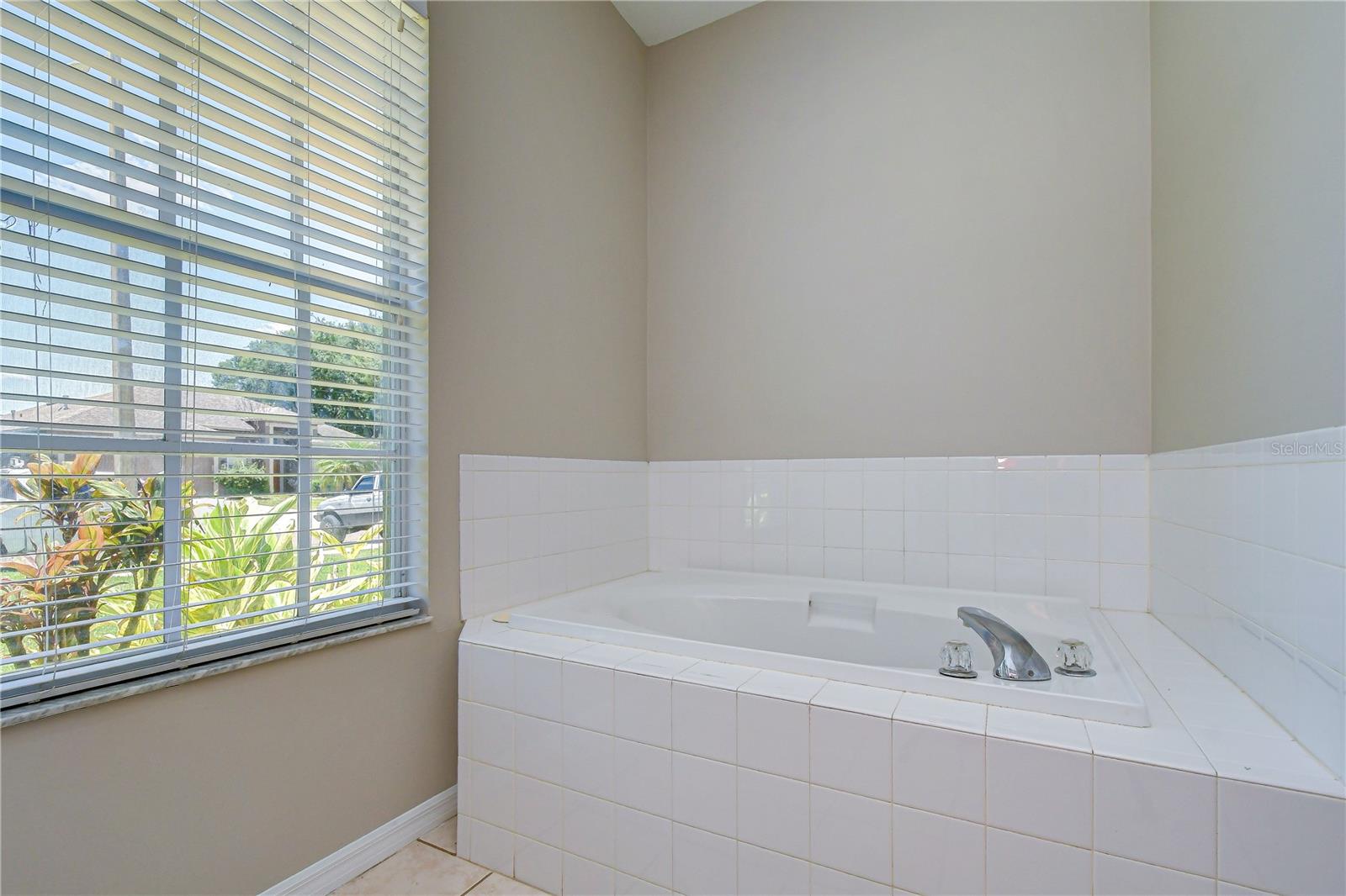 ABBEY GROVE - Residential
