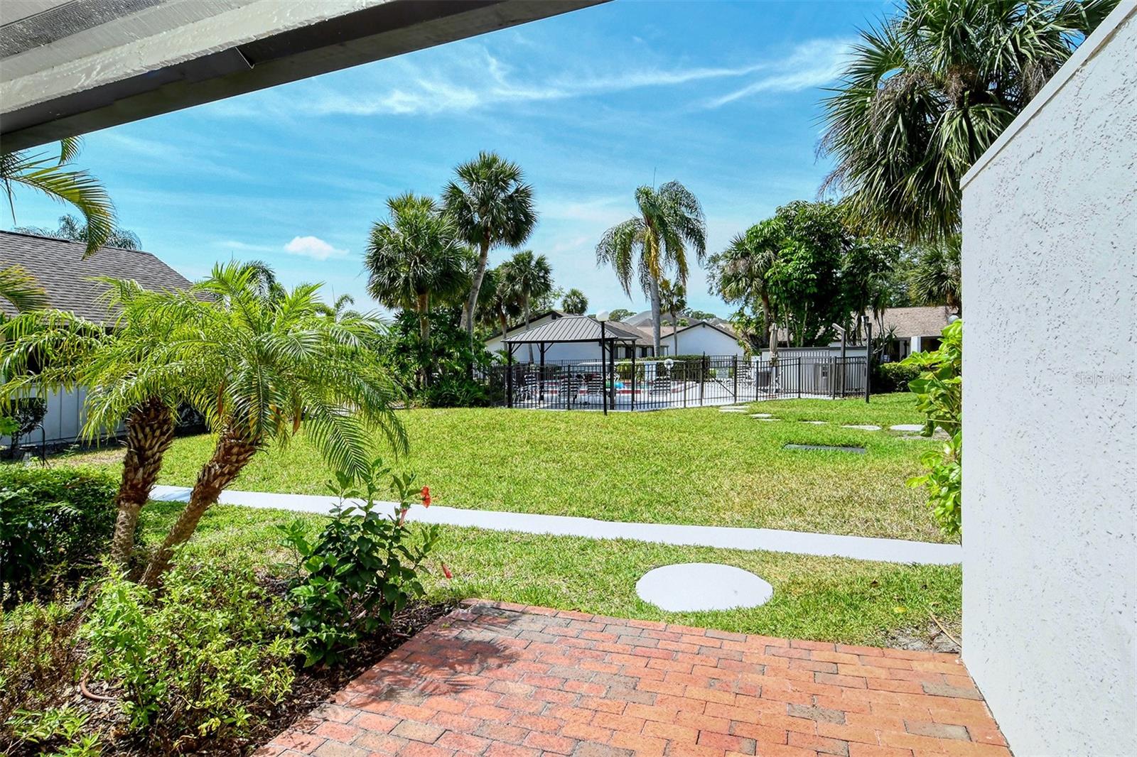 BUNKER OAKS - Residential