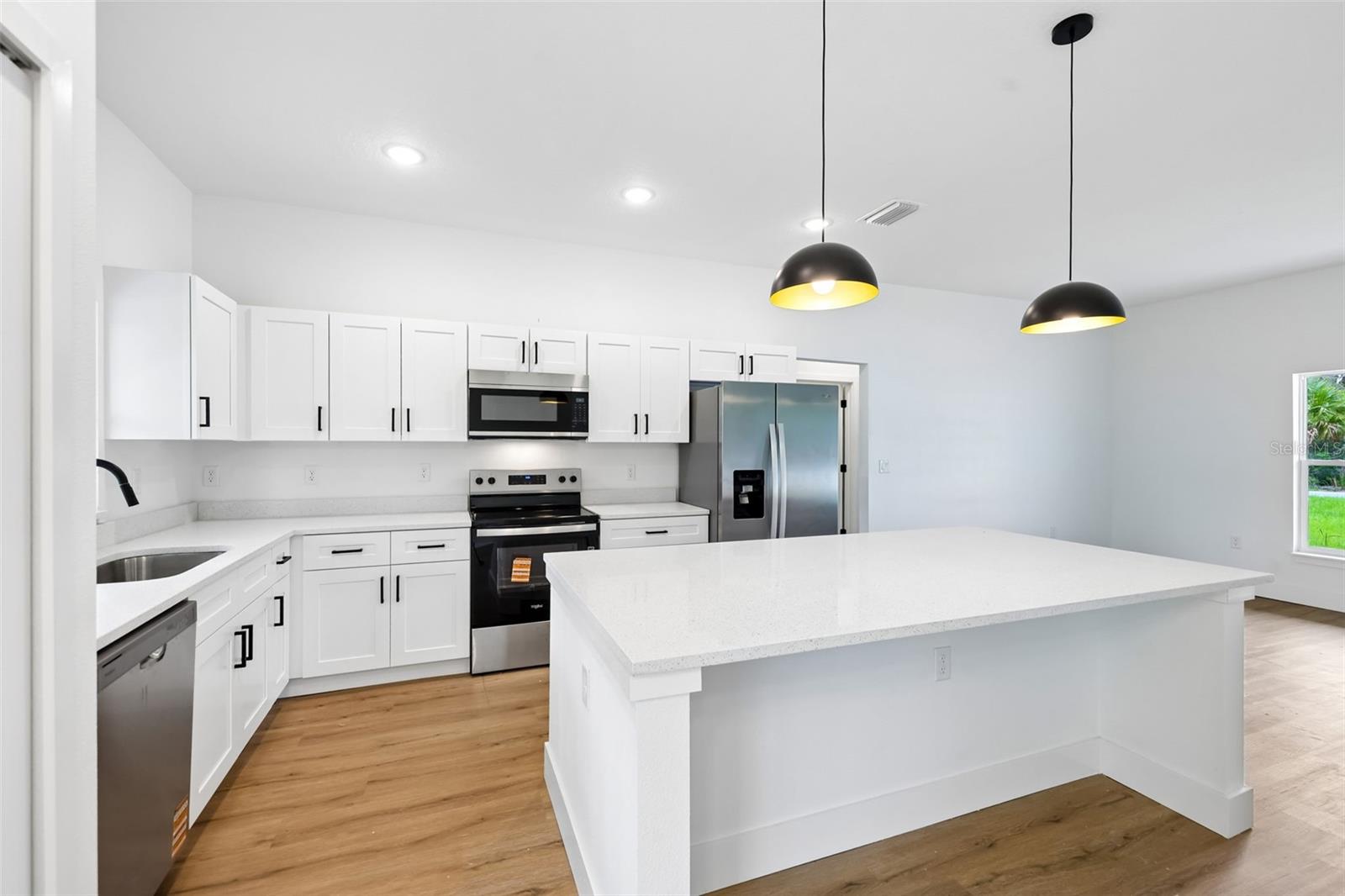 SILVER SPRINGS SHORES - Residential
