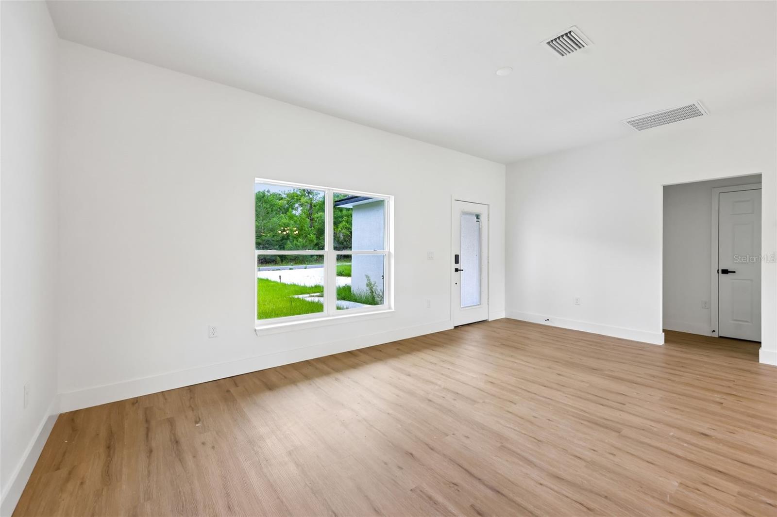 SILVER SPRINGS SHORES - Residential