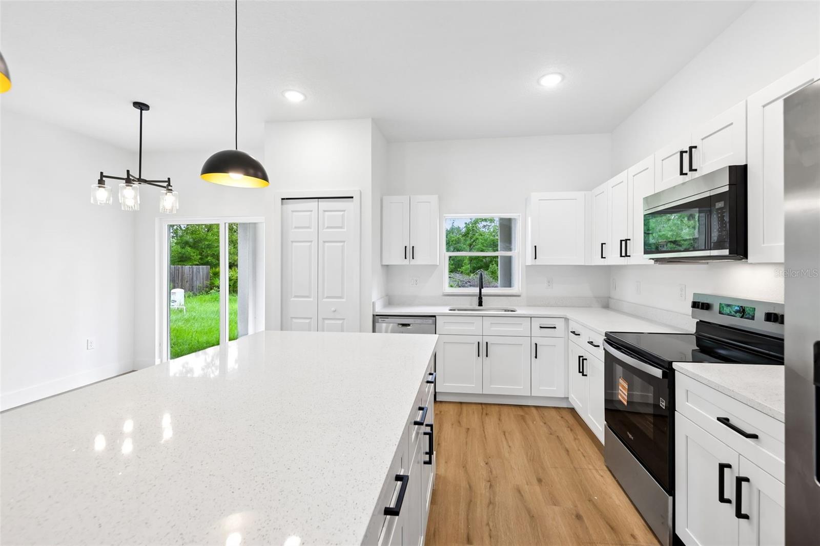SILVER SPRINGS SHORES - Residential