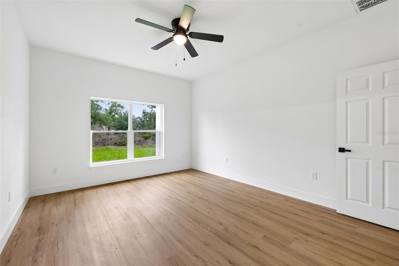 SILVER SPRINGS SHORES - Residential