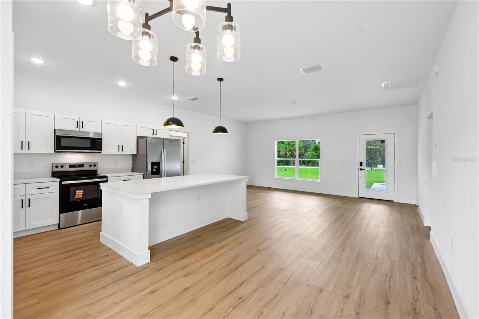 SILVER SPRINGS SHORES - Residential
