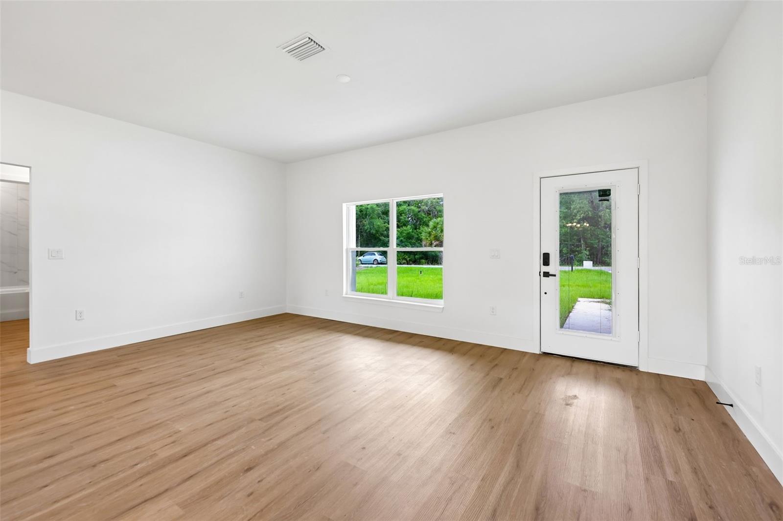 SILVER SPRINGS SHORES - Residential