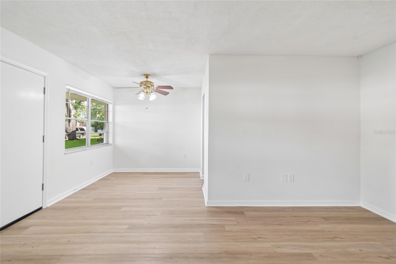 GATEWAY SQUARE APTS - Residential